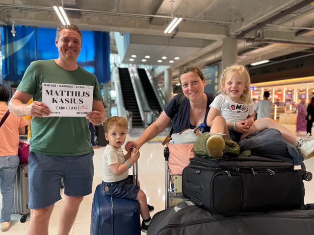 Sophie & family — private taxi Pattaya